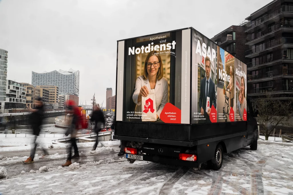 Der LED-Panel-Truck in der Speicherstadt in Hamburg